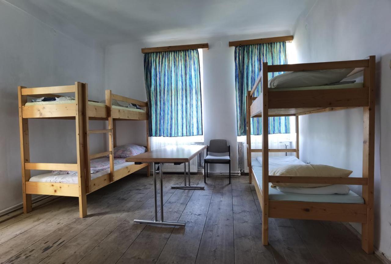 Kinderuni Bekokten Barcut Buitenkant foto