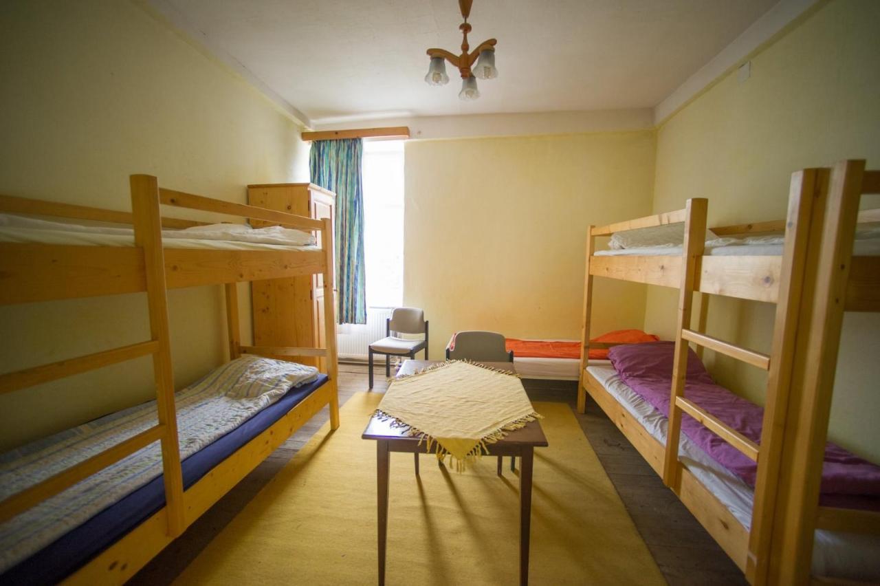 Kinderuni Bekokten Barcut Buitenkant foto